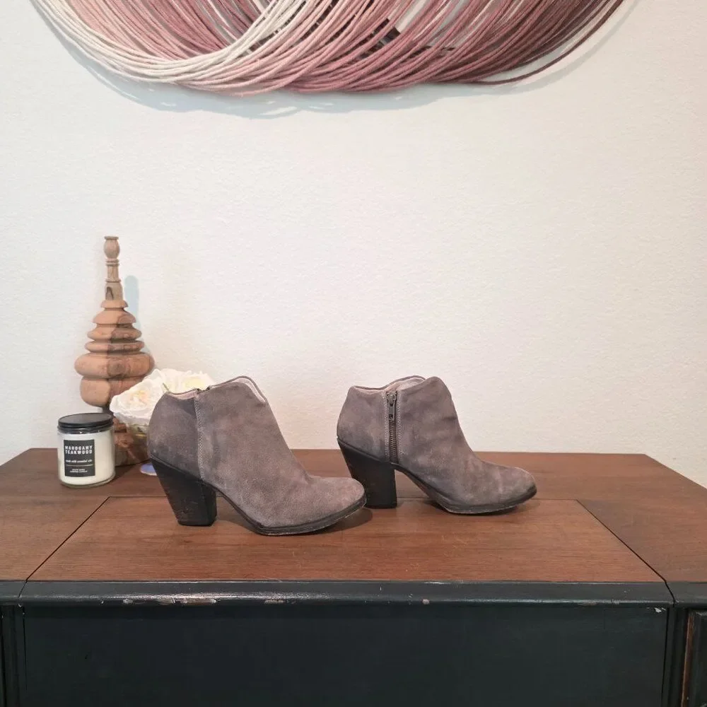 Freebird by Steven Suede Grey Leather Western Heeled Ankle Boots Sz 10